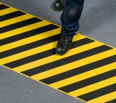 Ruban adhesif antiderapant avertisseur de danger large