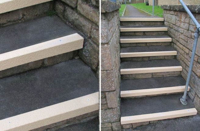Nez de marche antidérapant crème sur les marches d'un escalier extérieur
