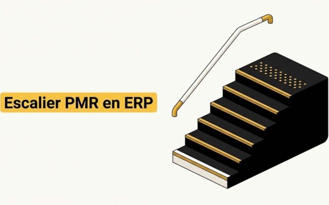 Escalier d'ERP vu de trois quarts avec nez de marche contrastés, main courante prolongée et bande d'éveil de vigilance en haut de volée